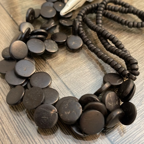 Vintage Black Beaded Necklace with White Parrot Pendant - Picture 14 of 15